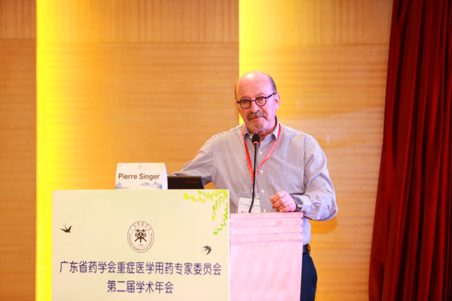 4歐洲臨床營(yíng)養(yǎng)與代謝協(xié)會(huì)主席Prof. Pierre Singer授課.jpg